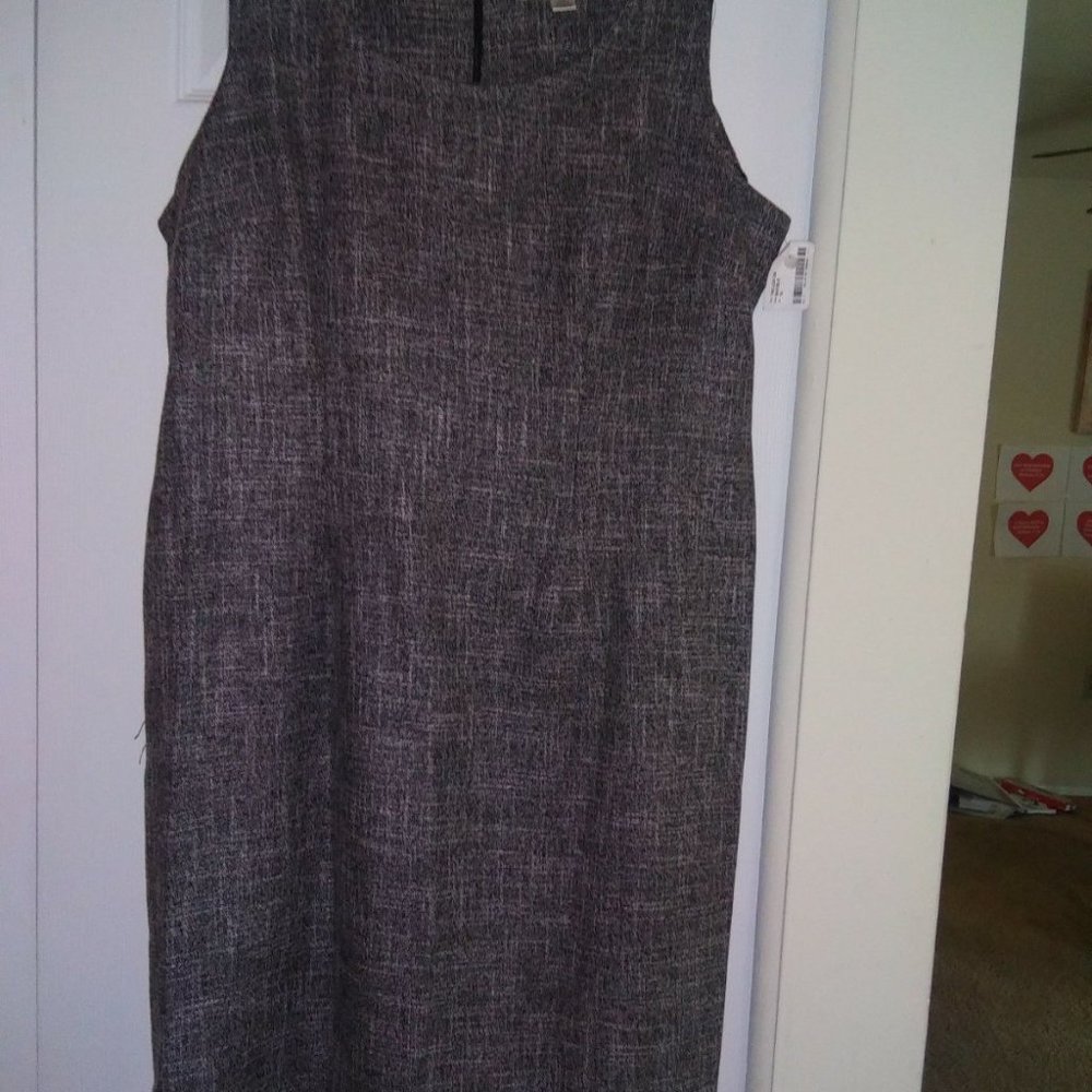 Gray Black and white spec Woman Suit  Size 14